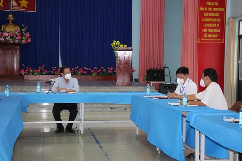 Phó bí thư thường trực Thành ủy TP.HCM Phan Văn Mãi kiểm tra khu phong tỏa tại quận 8 - Ảnh 1. Phó bí thư thường trực Thành ủy TP.HCM Phan Văn Mãi kiểm tra khu phong tỏa tại quận 8 - Ảnh 1.