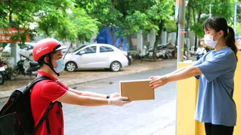 J&T Express xây dựng quỹ hỗ trợ người lao động gặp khó khăn do COVID-19 - Ảnh 2. J&T Express xây dựng quỹ hỗ trợ người lao động gặp khó khăn do COVID-19 - Ảnh 2.