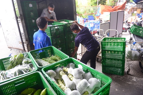 Quy định hàng hóa thiết yếu vẫn làm khó doanh nghiệp, người dân - Ảnh 1. Quy định hàng hóa thiết yếu vẫn làm khó doanh nghiệp, người dân - Ảnh 1.