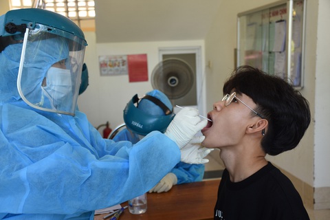 Phú Yên quyết định thí sinh ở vùng phong tỏa chuyển sang thi tốt nghiệp THPT đợt 2 - Ảnh 1. Phú Yên quyết định thí sinh ở vùng phong tỏa chuyển sang thi tốt nghiệp THPT đợt 2 - Ảnh 1.