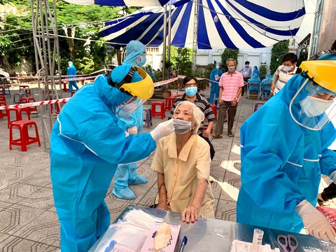 Chuyện sinh viên tình nguyện chống dịch: Mong muốn nhất lúc này là sự đoàn kết - Ảnh 3. Chuyện sinh viên tình nguyện chống dịch: Mong muốn nhất lúc này là sự đoàn kết - Ảnh 3.