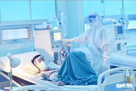TP.HCM chạm ngưỡng 5.000 ca mắc COVID-19: Truy F0 đã đúng hướng, cần bình tĩnh ứng phó - Ảnh 1. TP.HCM chạm ngưỡng 5.000 ca mắc COVID-19: Truy F0 đã đúng hướng, cần bình tĩnh ứng phó - Ảnh 1.