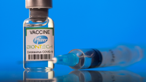 Nghiên cứu mRNA tạo ra vắc xin COVID-19 là ứng viên sáng giá cho giải Nobel năm nay - Ảnh 1. Nghiên cứu mRNA tạo ra vắc xin COVID-19 là ứng viên sáng giá cho giải Nobel năm nay - Ảnh 1.