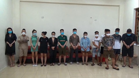 Thánh chửi Dương Minh Tuyền bị bắt khi bay lắc trong quán karaoke - Ảnh 1. Thánh chửi Dương Minh Tuyền bị bắt khi bay lắc trong quán karaoke - Ảnh 1.