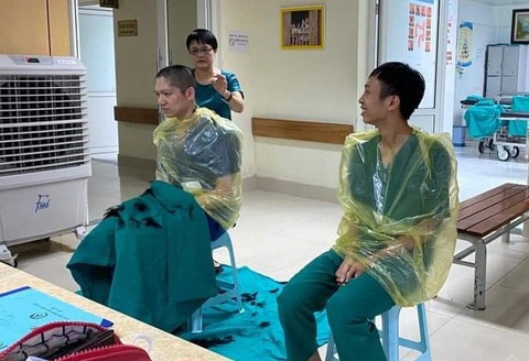 Vợ chồng ‘tranh nhau’ vào Nam chống dịch: ‘Mình cùng đi được không?’ - Ảnh 2. Vợ chồng ‘tranh nhau’ vào Nam chống dịch: ‘Mình cùng đi được không?’ - Ảnh 2.