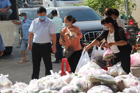 Hành trình yêu thương TP.HCM - Kỳ 1: Quà nhỏ gửi người Sài Gòn - Ảnh 1. Hành trình yêu thương TP.HCM - Kỳ 1: Quà nhỏ gửi người Sài Gòn - Ảnh 1.