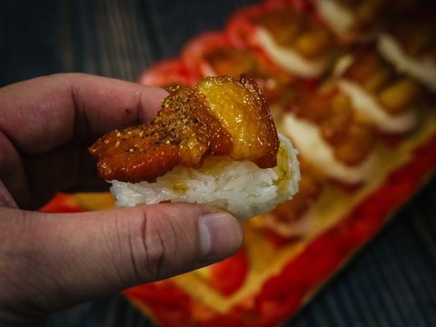 Thịt kho tiêu với cơm, nào cùng làm món sushi kiểu Việt Nam - Ảnh 5. Thịt kho tiêu với cơm, nào cùng làm món sushi kiểu Việt Nam - Ảnh 5.