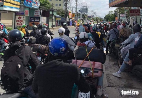 Người dân ở TP.HCM có được tự về quê? - Ảnh 1. Người dân ở TP.HCM có được tự về quê? - Ảnh 1.
