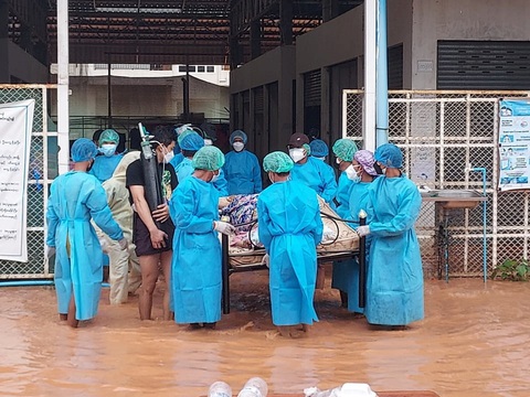 Anh cảnh báo 1/2 dân số Myanmar có thể mắc COVID-19 trong 2 tuần nữa - Ảnh 1. Anh cảnh báo 1/2 dân số Myanmar có thể mắc COVID-19 trong 2 tuần nữa - Ảnh 1.