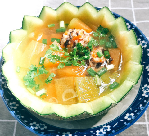 Mứt vỏ cam, canh dưa lưới: Món ngon từ trái cây... cúng ngày tuần - Ảnh 2. Mứt vỏ cam, canh dưa lưới: Món ngon từ trái cây... cúng ngày tuần - Ảnh 2.