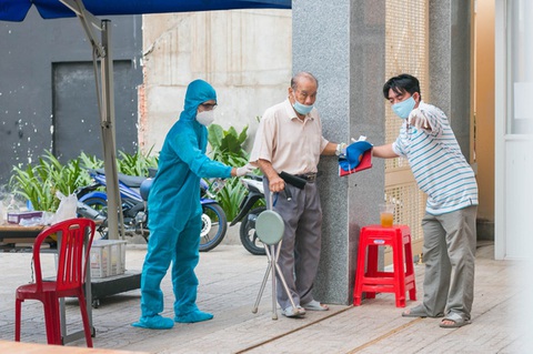 Sống an nhiên giữa mùa dịch - Ảnh 2. Sống an nhiên giữa mùa dịch - Ảnh 2.