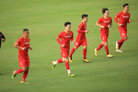 7 thành viên Hoàng Anh Gia Lai hành quân ra Hà Nội chuẩn bị vòng loại thứ 3 World Cup 2022 - Ảnh 2. 7 thành viên Hoàng Anh Gia Lai hành quân ra Hà Nội chuẩn bị vòng loại thứ 3 World Cup 2022 - Ảnh 2.