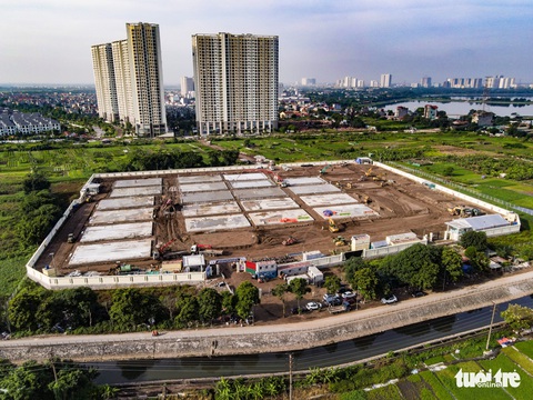 Hà Nội gấp rút xây bệnh viện dã chiến điều trị bệnh nhân COVID-19 nặng và nguy kịch - Ảnh 1. Hà Nội gấp rút xây bệnh viện dã chiến điều trị bệnh nhân COVID-19 nặng và nguy kịch - Ảnh 1.
