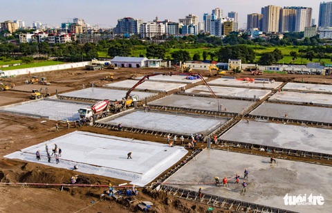 Hà Nội gấp rút xây bệnh viện dã chiến điều trị bệnh nhân COVID-19 nặng và nguy kịch - Ảnh 3. Hà Nội gấp rút xây bệnh viện dã chiến điều trị bệnh nhân COVID-19 nặng và nguy kịch - Ảnh 3.