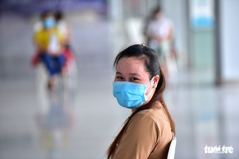 Quận 7, TP.HCM tăng cường 8 điểm tiêm để tăng tốc độ tiêm vắc xin - Ảnh 4. Quận 7, TP.HCM tăng cường 8 điểm tiêm để tăng tốc độ tiêm vắc xin - Ảnh 4.