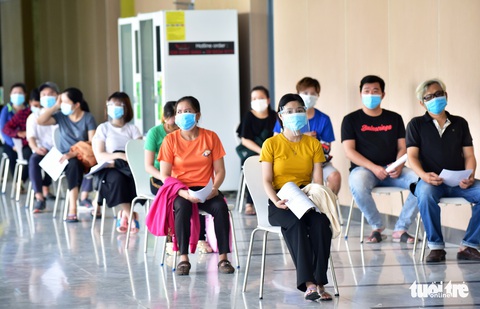 Quận 7, TP.HCM tăng cường 8 điểm tiêm để tăng tốc độ tiêm vắc xin - Ảnh 2. Quận 7, TP.HCM tăng cường 8 điểm tiêm để tăng tốc độ tiêm vắc xin - Ảnh 2.