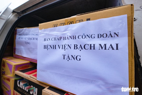 Tàu chở hàng trăm thiết bị y tế của trung tâm hồi sức lớn nhất miền Bắc vào TP.HCM chống dịch - Ảnh 8. Tàu chở hàng trăm thiết bị y tế của trung tâm hồi sức lớn nhất miền Bắc vào TP.HCM chống dịch - Ảnh 8.