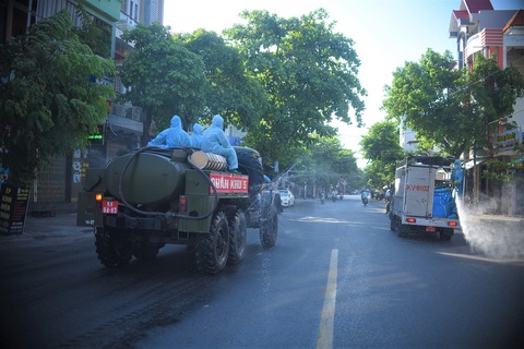 Người dân vùng dịch cảm thấy an tâm, chúng tôi vui - Ảnh 2. Người dân vùng dịch cảm thấy an tâm, chúng tôi vui - Ảnh 2.