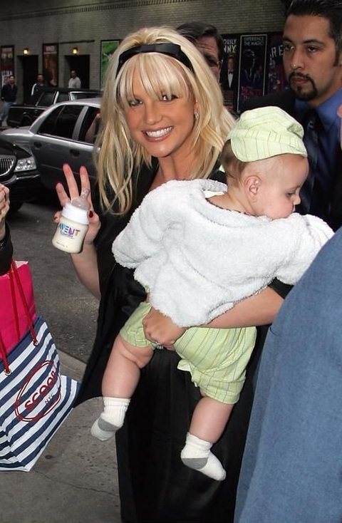 Cuộc sống ác mộng của Britney Spears: Bị đối xử như nô lệ và bị cấm sinh con - Ảnh 4. Cuộc sống ác mộng của Britney Spears: Bị đối xử như nô lệ và bị cấm sinh con - Ảnh 4.