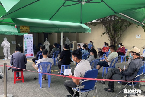 Đồng Nai: Hàng ngàn người dân đi làm xét nghiệm, nhiều nơi quá tải - Ảnh 2. Đồng Nai: Hàng ngàn người dân đi làm xét nghiệm, nhiều nơi quá tải - Ảnh 2.