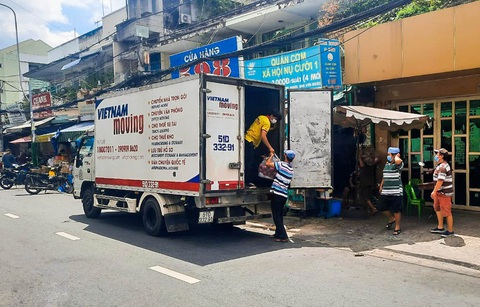 Xe anh Minh lên đường, chở yêu thương từ mọi miền về TP.HCM - Ảnh 1. Xe anh Minh lên đường, chở yêu thương từ mọi miền về TP.HCM - Ảnh 1.