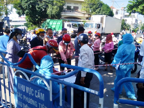 Dịch COVID-19 ngày 6-7: Người dân Nghệ An không phải xét nghiệm COVID-19 khi ra vào TP Vinh - Ảnh 8. Dịch COVID-19 ngày 6-7: Người dân Nghệ An không phải xét nghiệm COVID-19 khi ra vào TP Vinh - Ảnh 8.