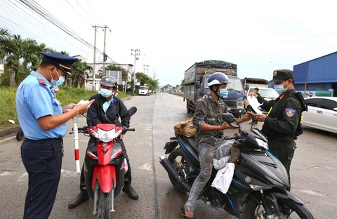 Tự đi xét nghiệm COVID-19: Ở đâu, giá bao nhiêu? - Ảnh 1. Tự đi xét nghiệm COVID-19: Ở đâu, giá bao nhiêu? - Ảnh 1.