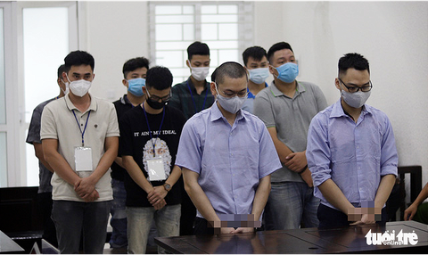 3 cựu công an lãnh án tù vì bắt, đánh nhóm người nghi đua xe - Ảnh 1. 3 cựu công an lãnh án tù vì bắt, đánh nhóm người nghi đua xe - Ảnh 1.