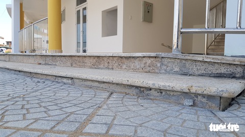 Trường mầm non hiện đại và đẹp nhất tỉnh chưa mở cửa đã lún cả gang tay - Ảnh 2. Trường mầm non hiện đại và đẹp nhất tỉnh chưa mở cửa đã lún cả gang tay - Ảnh 2.