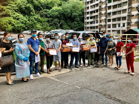 Nữ y sĩ đi cứu giúp đồng bào Việt ở Malaysia - Ảnh 3. Nữ y sĩ đi cứu giúp đồng bào Việt ở Malaysia - Ảnh 3.