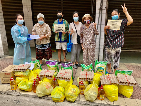 Nữ y sĩ đi cứu giúp đồng bào Việt ở Malaysia - Ảnh 1. Nữ y sĩ đi cứu giúp đồng bào Việt ở Malaysia - Ảnh 1.