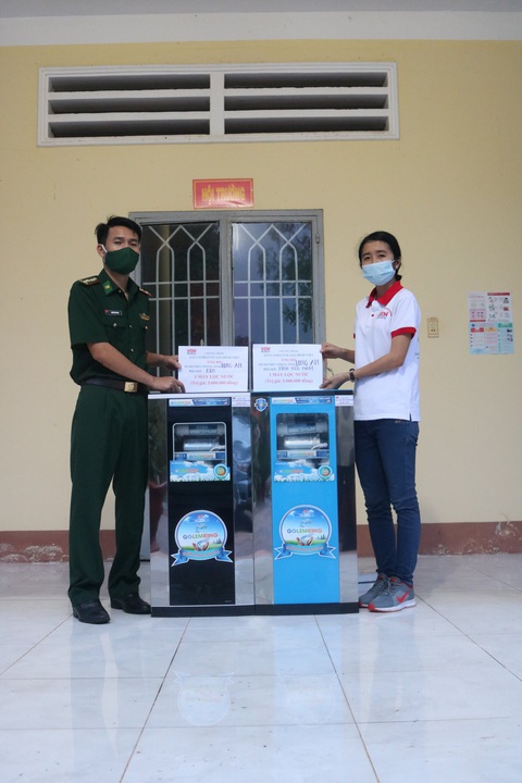 Gần 1,2 tỉ đồng hỗ trợ người yếu thế bị ảnh hưởng COVID-19 - Ảnh 3. Gần 1,2 tỉ đồng hỗ trợ người yếu thế bị ảnh hưởng COVID-19 - Ảnh 3.