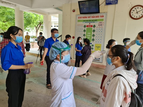 Trên 1 triệu thí sinh cả nước làm thủ tục dự thi tốt nghiệp THPT - Ảnh 16. Trên 1 triệu thí sinh cả nước làm thủ tục dự thi tốt nghiệp THPT - Ảnh 16.