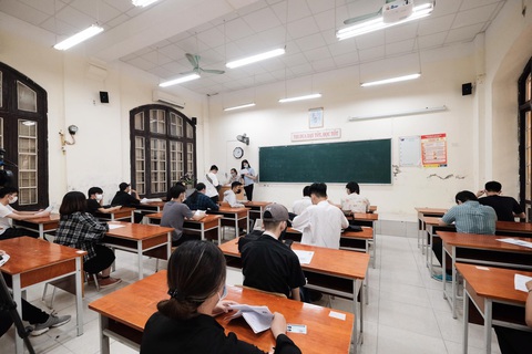 Trên 1 triệu thí sinh cả nước làm thủ tục dự thi tốt nghiệp THPT - Ảnh 29. Trên 1 triệu thí sinh cả nước làm thủ tục dự thi tốt nghiệp THPT - Ảnh 29.