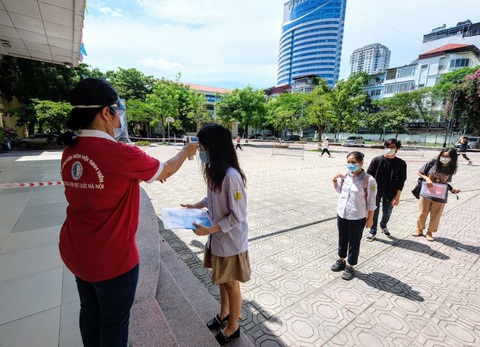 Trên 1 triệu thí sinh cả nước làm thủ tục dự thi tốt nghiệp THPT - Ảnh 13. Trên 1 triệu thí sinh cả nước làm thủ tục dự thi tốt nghiệp THPT - Ảnh 13.
