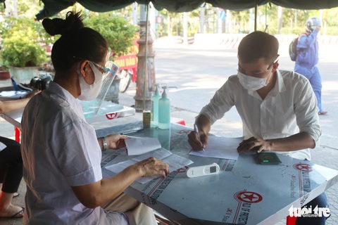 Dịch COVID-19 ngày 6-7: Người dân Nghệ An không phải xét nghiệm COVID-19 khi ra vào TP Vinh - Ảnh 2. Dịch COVID-19 ngày 6-7: Người dân Nghệ An không phải xét nghiệm COVID-19 khi ra vào TP Vinh - Ảnh 2.