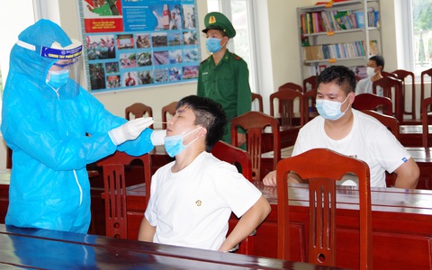 Khởi tố vụ án đưa 3 người Trung Quốc nhập cảnh trái phép vào Việt Nam - Ảnh 3. Khởi tố vụ án đưa 3 người Trung Quốc nhập cảnh trái phép vào Việt Nam - Ảnh 3.