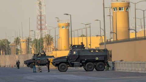 Hệ thống phòng không C-RAM của Mỹ tại Iraq bắn hạ máy bay chất đầy bom - Ảnh 1. Hệ thống phòng không C-RAM của Mỹ tại Iraq bắn hạ máy bay chất đầy bom - Ảnh 1.