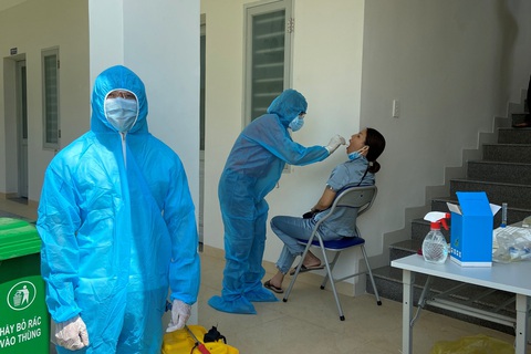 Hơn 1.000 mẫu xét nghiệm âm tính liên quan đến tài xế nghi nhiễm qua test nhanh - Ảnh 1. Hơn 1.000 mẫu xét nghiệm âm tính liên quan đến tài xế nghi nhiễm qua test nhanh - Ảnh 1.