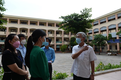 Phó chủ tịch UBND TP.HCM: Đây là kỳ thi lịch sử, các cháu hồi hộp bao nhiêu, các chú cũng vậy! - Ảnh 1. Phó chủ tịch UBND TP.HCM: Đây là kỳ thi lịch sử, các cháu hồi hộp bao nhiêu, các chú cũng vậy! - Ảnh 1.