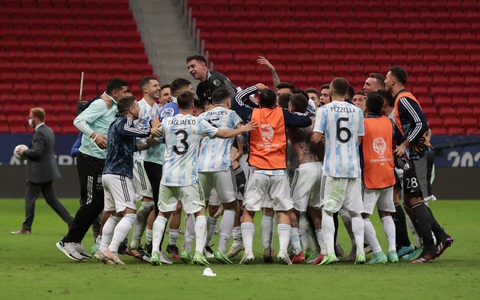 Argentina gặp Brazil ở chung kết Copa America 2021 - Ảnh 1. Argentina gặp Brazil ở chung kết Copa America 2021 - Ảnh 1.