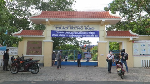 Phú Yên hủy 2 điểm thi tốt nghiệp do 151 thí sinh, 15 cán bộ nghi nhiễm COVID-19 - Ảnh 1. Phú Yên hủy 2 điểm thi tốt nghiệp do 151 thí sinh, 15 cán bộ nghi nhiễm COVID-19 - Ảnh 1.