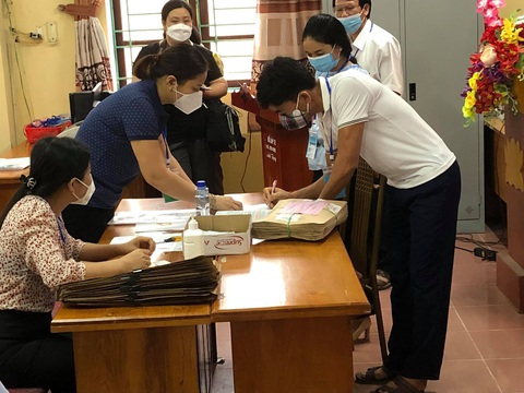 2 điểm thi ở Phú Yên dừng thi vào ‘giờ G’ do COVID-19 - Ảnh 1. 2 điểm thi ở Phú Yên dừng thi vào ‘giờ G’ do COVID-19 - Ảnh 1.