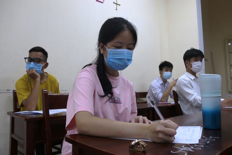 Thí sinh đặc biệt ở TP.HCM bị kẹt lại Thừa Thiên Huế do COVID-19 - Ảnh 2. Thí sinh đặc biệt ở TP.HCM bị kẹt lại Thừa Thiên Huế do COVID-19 - Ảnh 2.