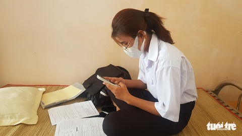 Đưa 30 thí sinh Cô Tô vào nghỉ miễn phí tại Trung tâm bồi dưỡng chính trị huyện - Ảnh 1. Đưa 30 thí sinh Cô Tô vào nghỉ miễn phí tại Trung tâm bồi dưỡng chính trị huyện - Ảnh 1.