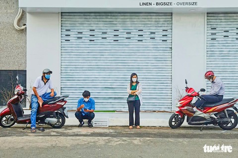 Phụ huynh trong kỳ thi đặc biệt: Đừng lo, có mẹ đang chờ - Ảnh 13. Phụ huynh trong kỳ thi đặc biệt: Đừng lo, có mẹ đang chờ - Ảnh 13.
