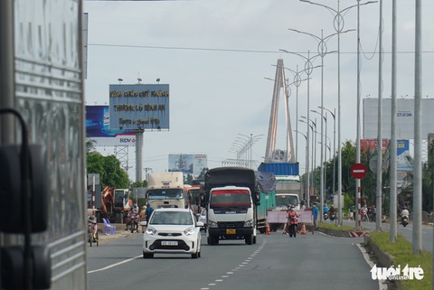 Dân ùn ùn xét nghiệm COVID-19 để có giấy thông hành ra vào Bến Tre - Ảnh 4. Dân ùn ùn xét nghiệm COVID-19 để có giấy thông hành ra vào Bến Tre - Ảnh 4.