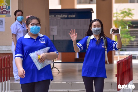 Thí sinh vui vẻ, tự tin trong buổi thi đầu tiên - Ảnh 7. Thí sinh vui vẻ, tự tin trong buổi thi đầu tiên - Ảnh 7.