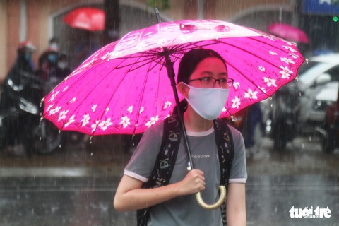 7 thí sinh F1 Nghệ An đi thi đợt 1 vào ‘phút chót’ - Ảnh 1. 7 thí sinh F1 Nghệ An đi thi đợt 1 vào ‘phút chót’ - Ảnh 1.