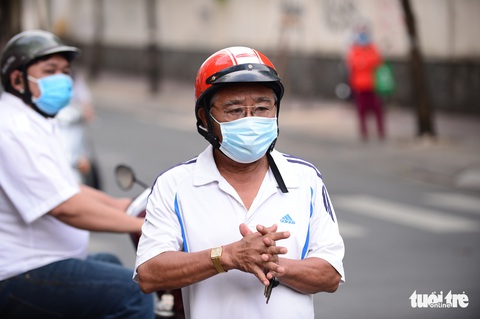 Phụ huynh trong kỳ thi đặc biệt: Đừng lo, có mẹ đang chờ - Ảnh 7. Phụ huynh trong kỳ thi đặc biệt: Đừng lo, có mẹ đang chờ - Ảnh 7.